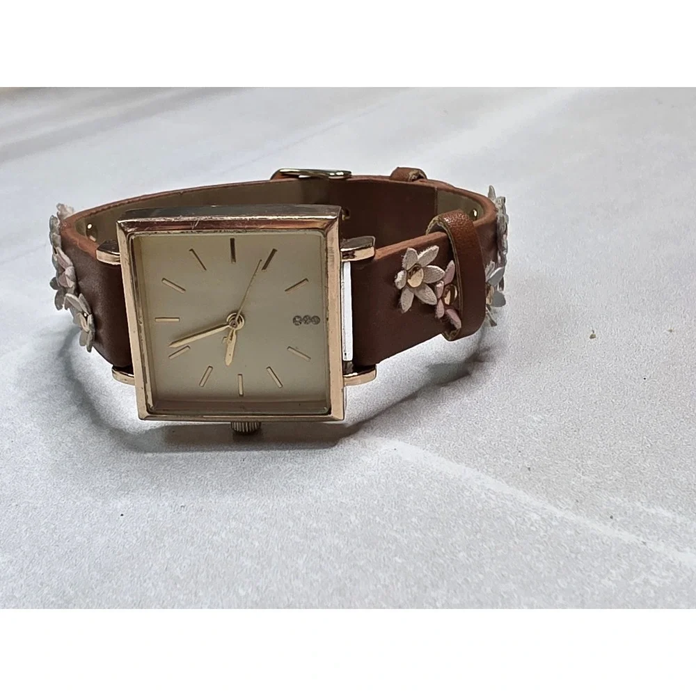 Unbranded square gold